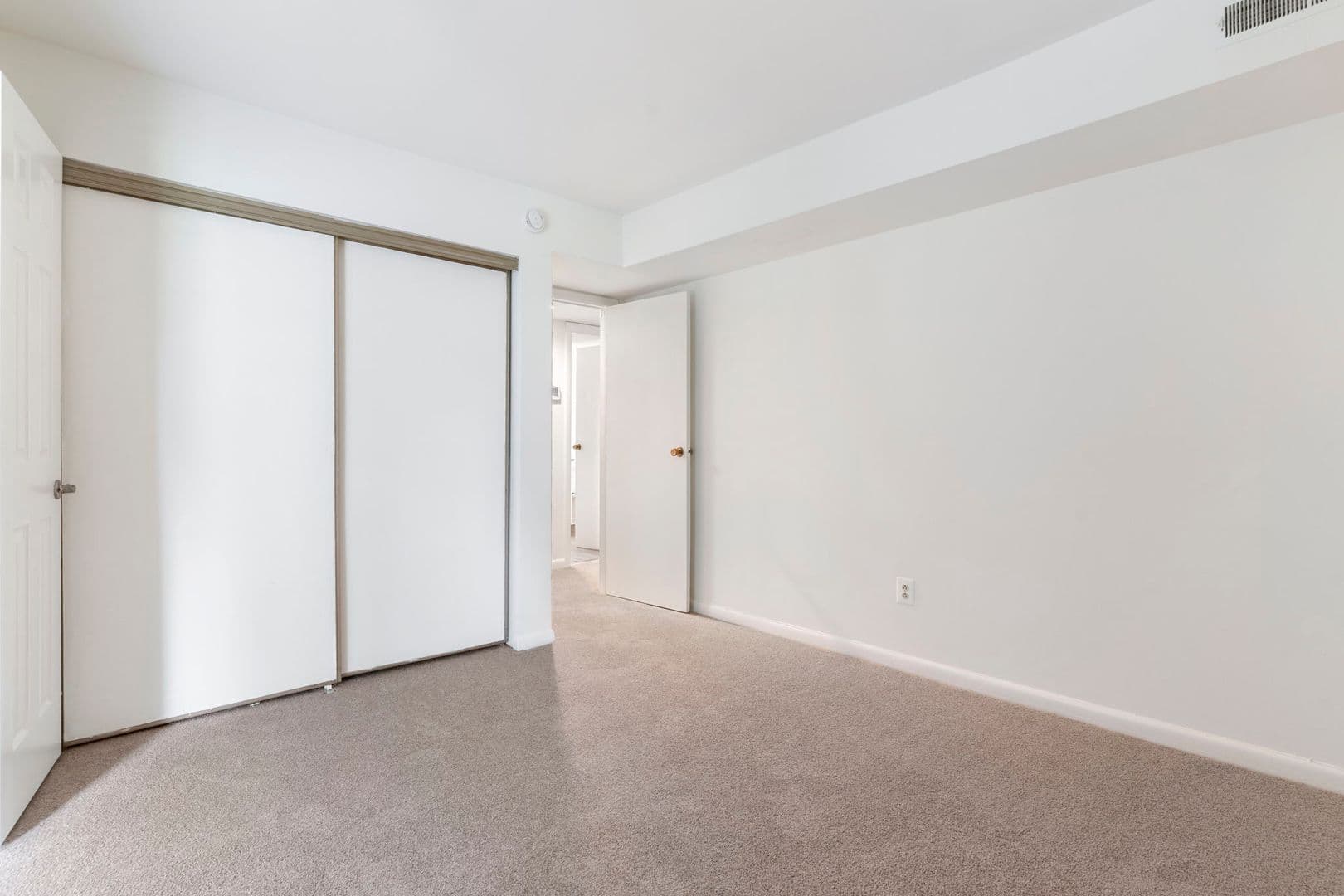 Springfield House: 5766 Rexford Court, Unit M