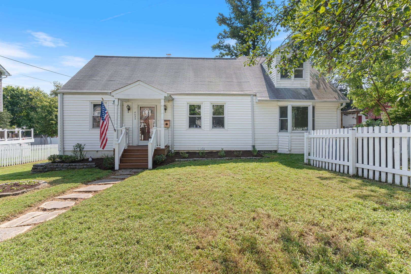 Fairfax House: 4023 Poplar St