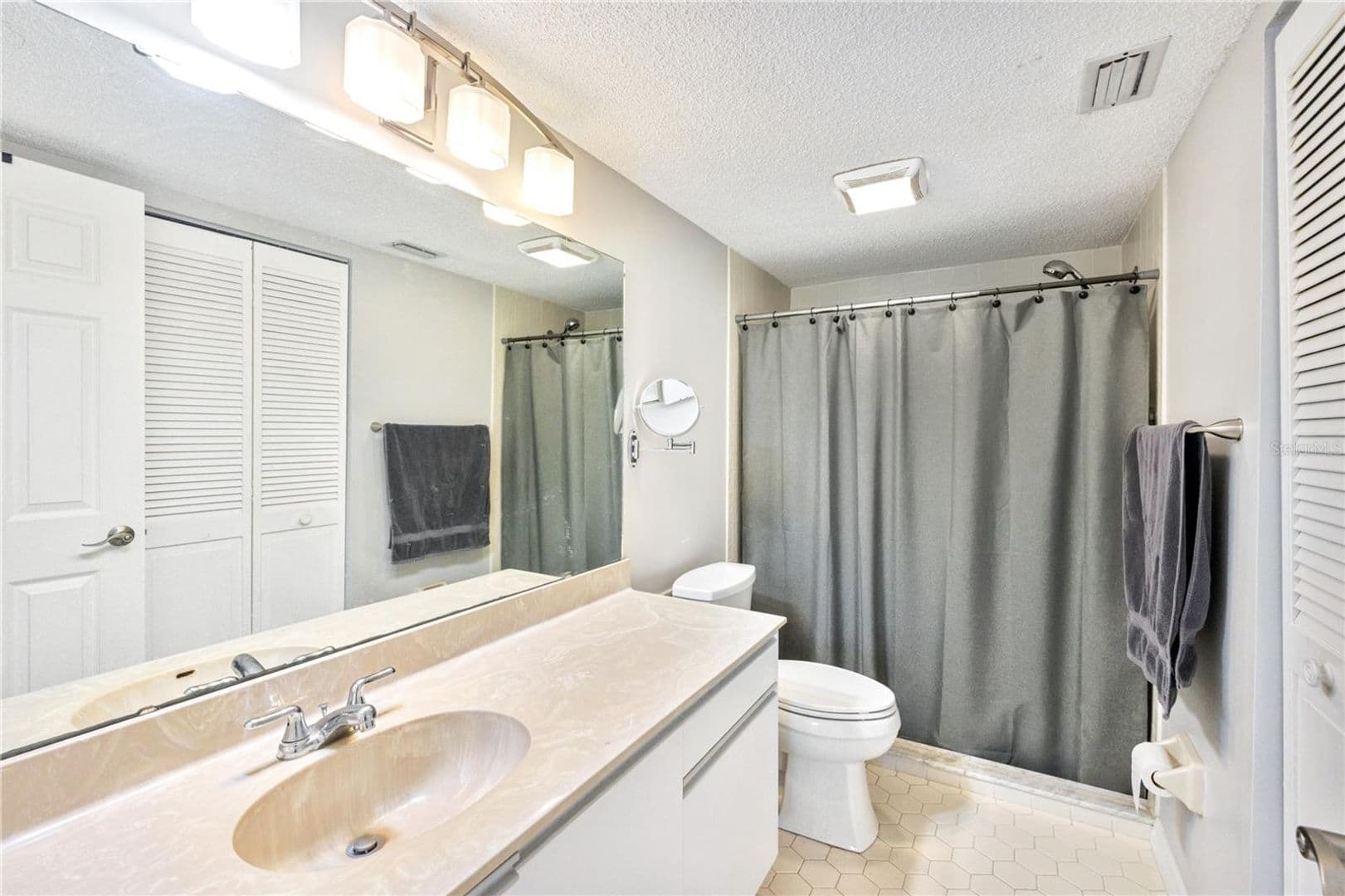 Sarasota Condo: 6211 Timber Lake Dr B9