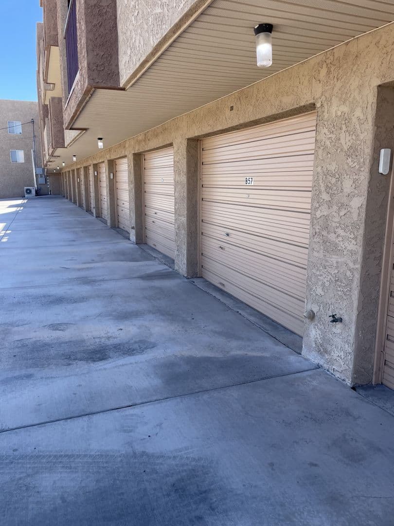Lake Havasu City Apartment: 256 Lake Havasu Avenue S