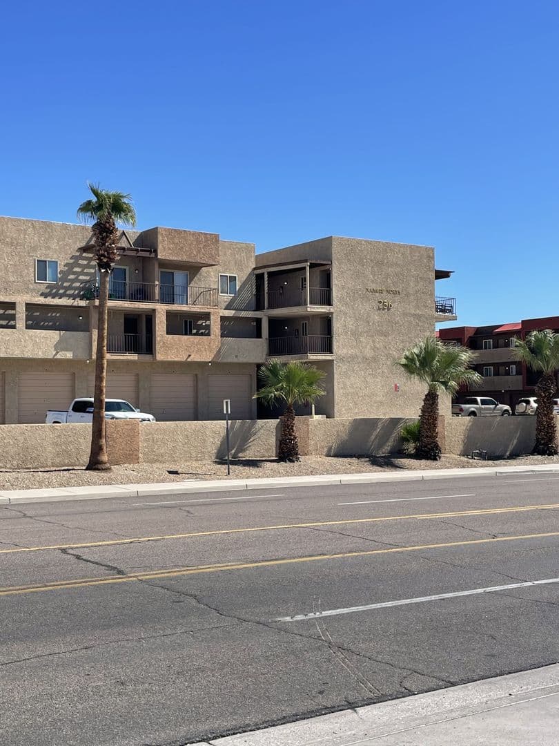 Lake Havasu City Apartment: 256 Lake Havasu Avenue S