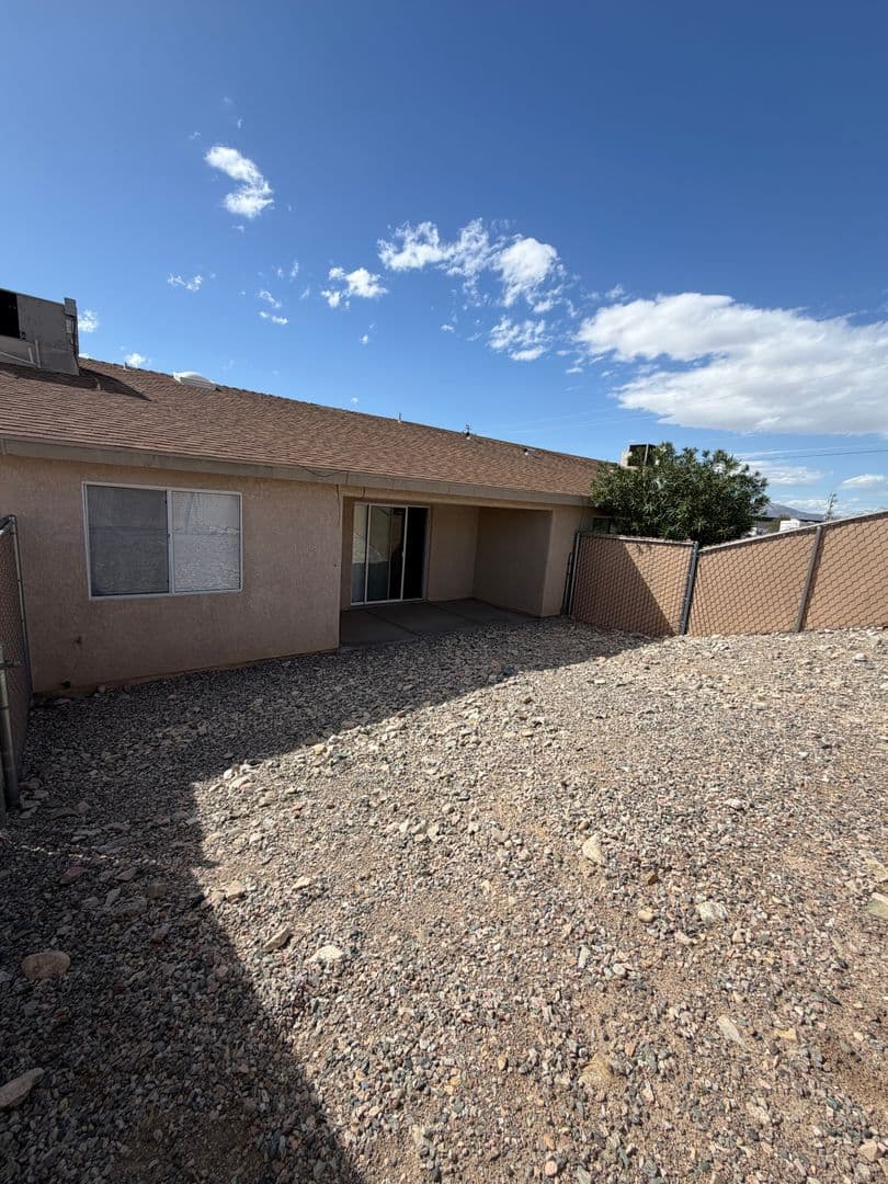 Lake Havasu City Apartment: 2065 Runabout Dr.