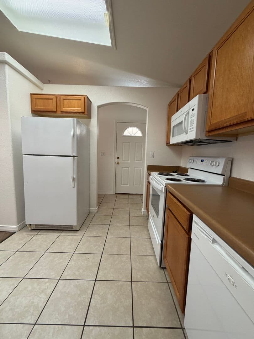 Lake Havasu City Apartment: 2065 Runabout Dr.