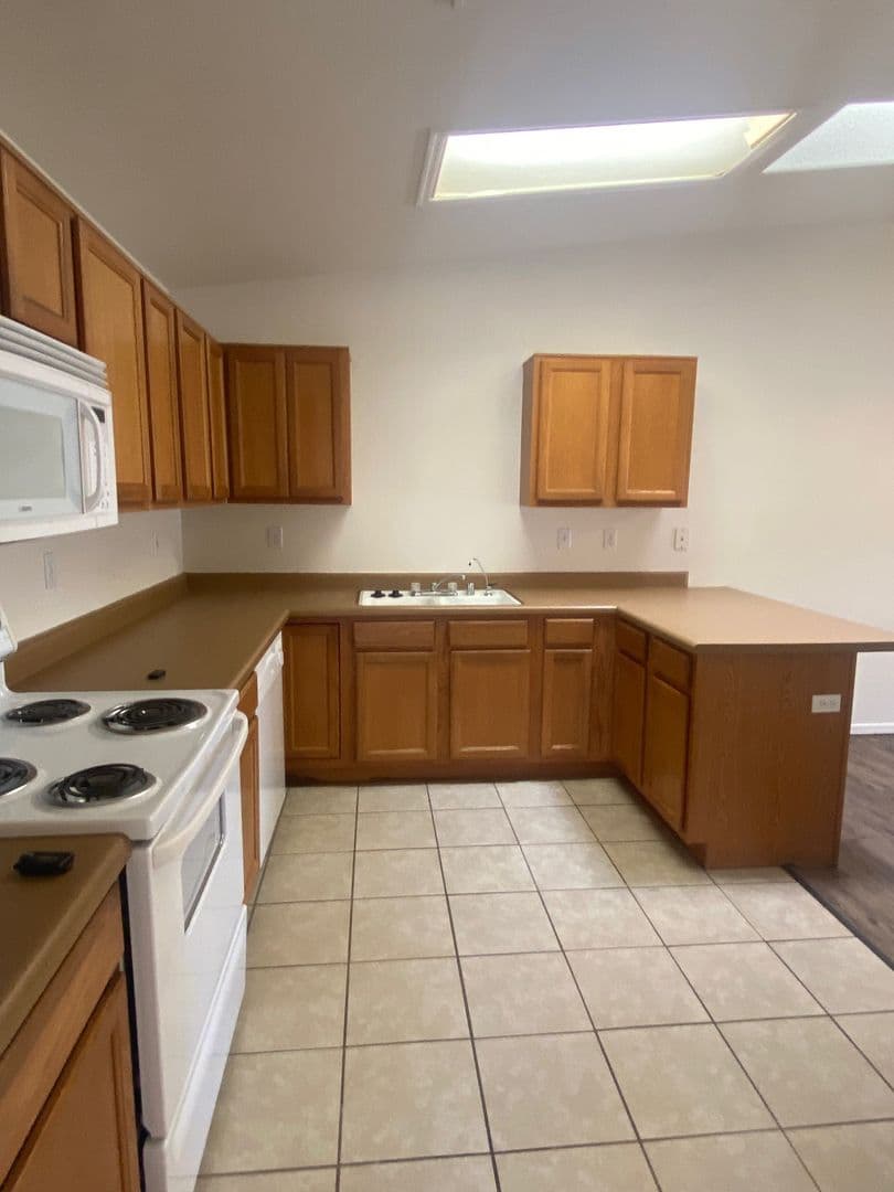 Lake Havasu City Apartment: 2065 Runabout Dr.
