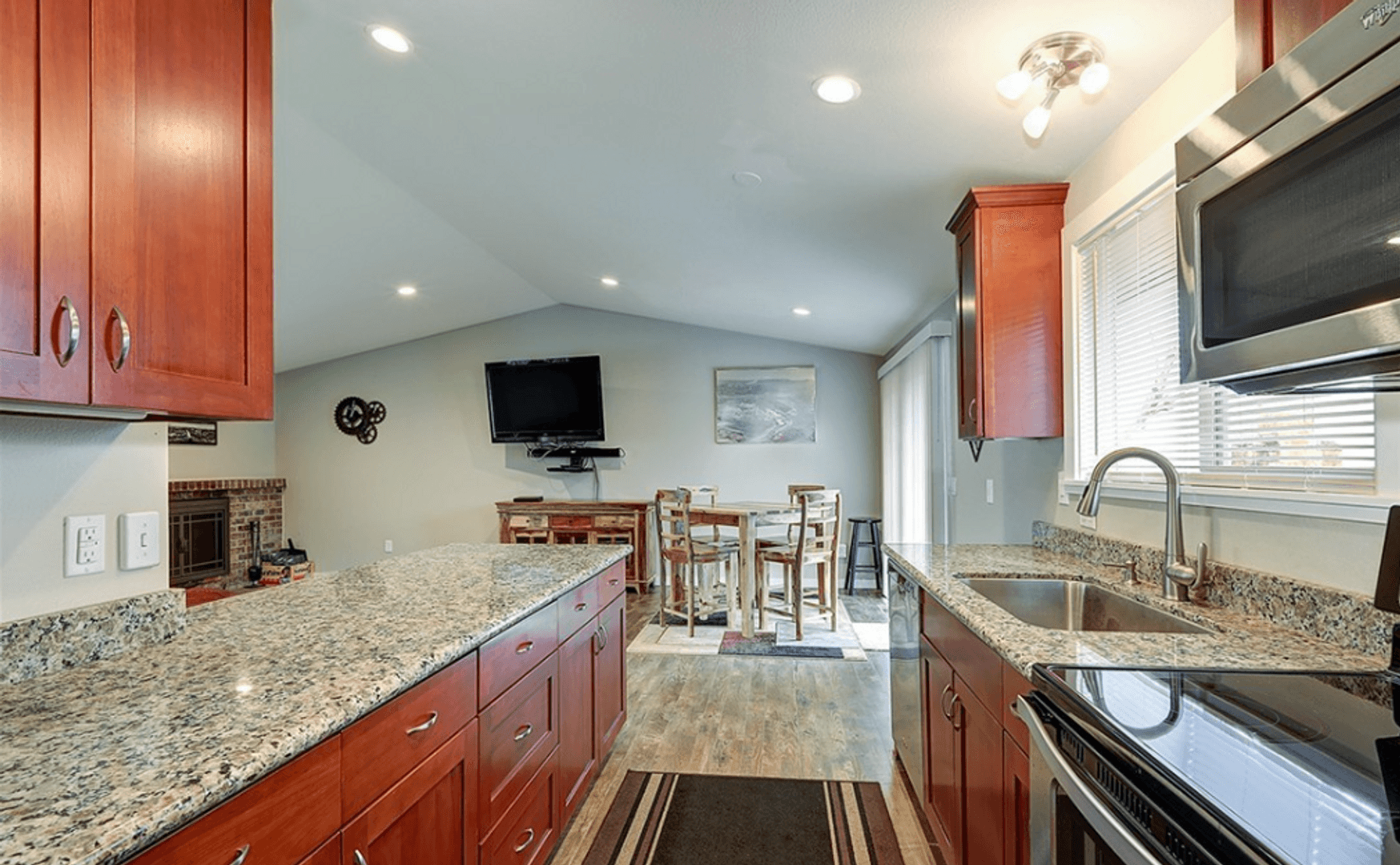 Federal Way House: 33266 34th Ave SW