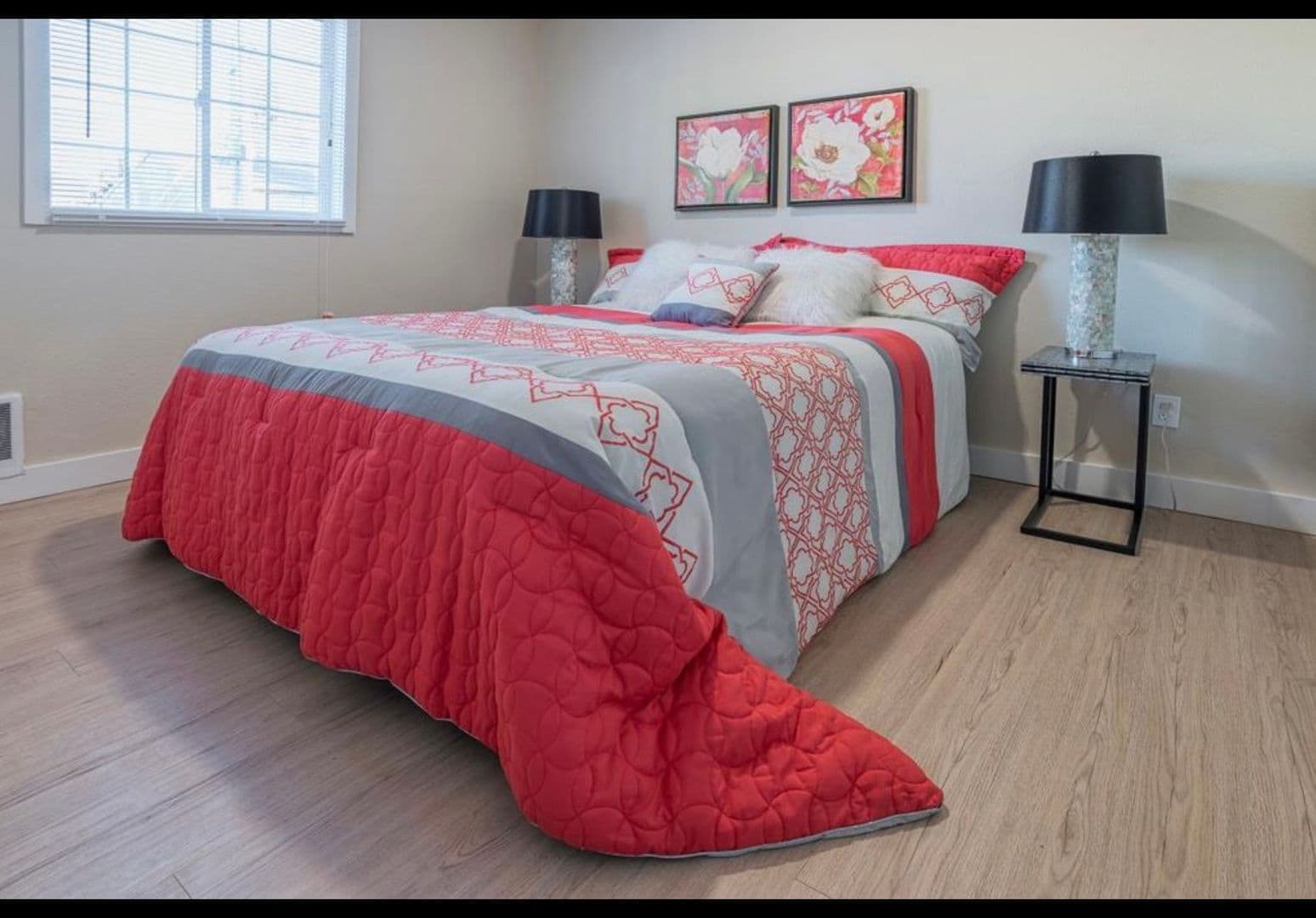University Place Townhome: 3109 Bridgeport Way W