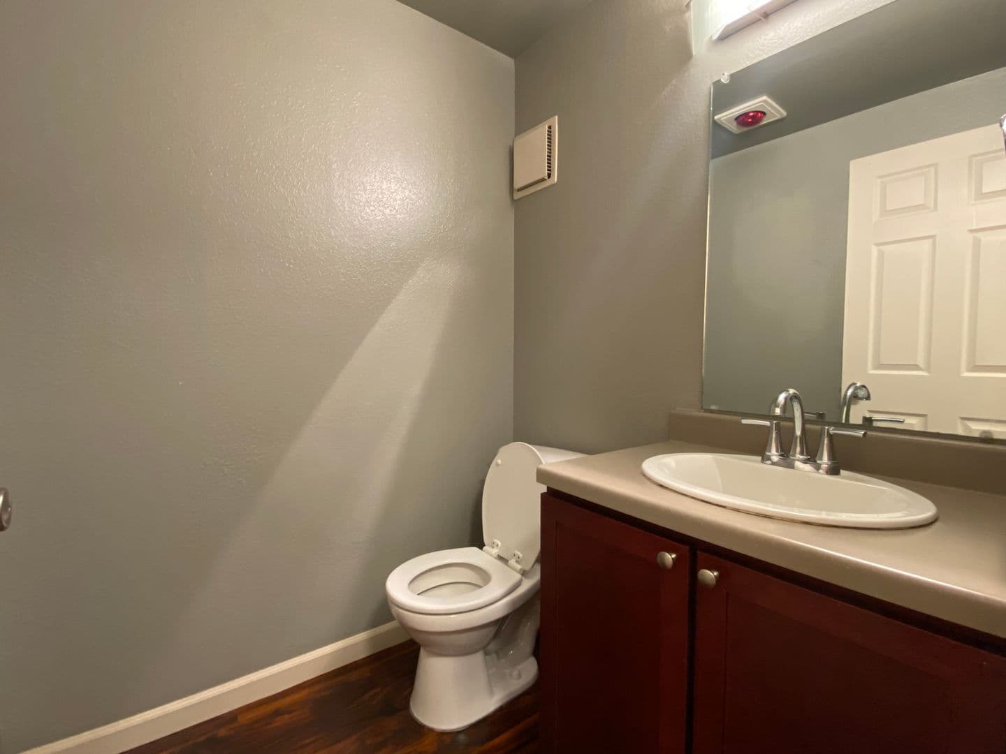 Des Moines House: 23810 12th Pl S #502