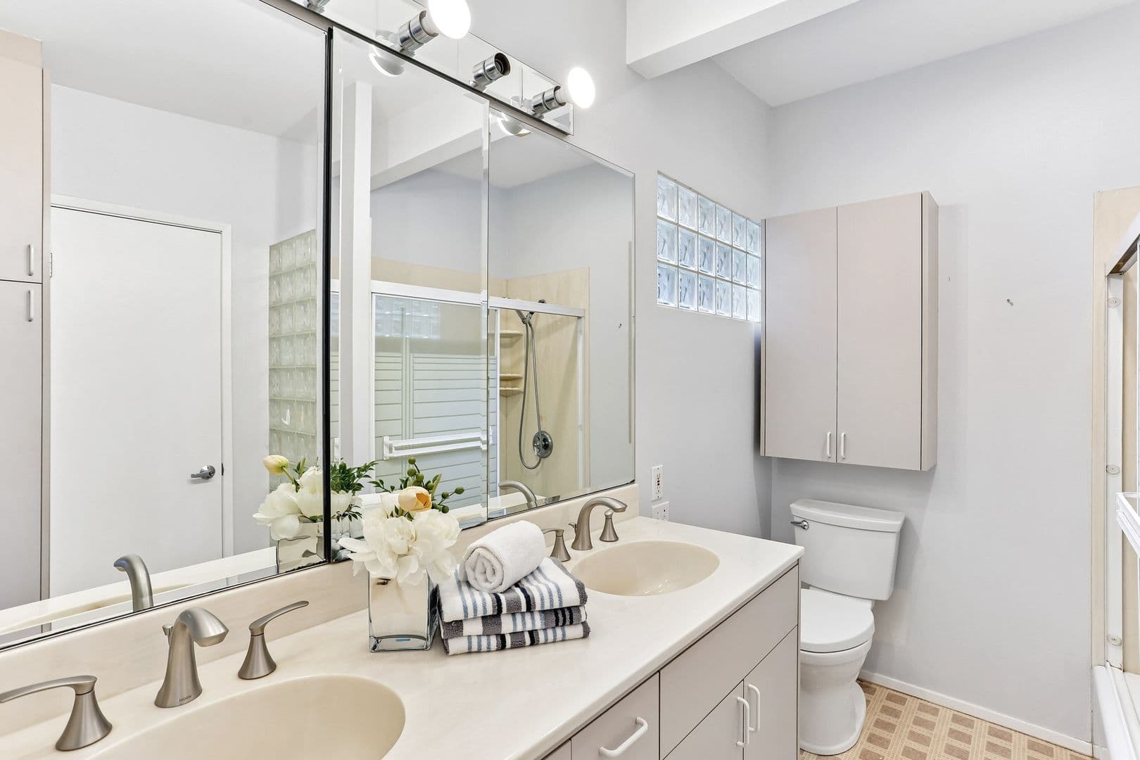 Bellevue House: 12226 SE 25th St