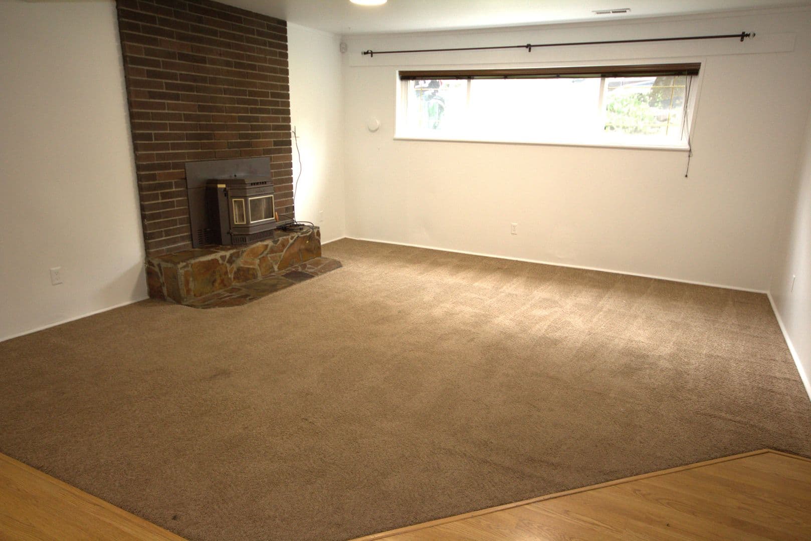 Burien Apartment: 15822 5th Pl S