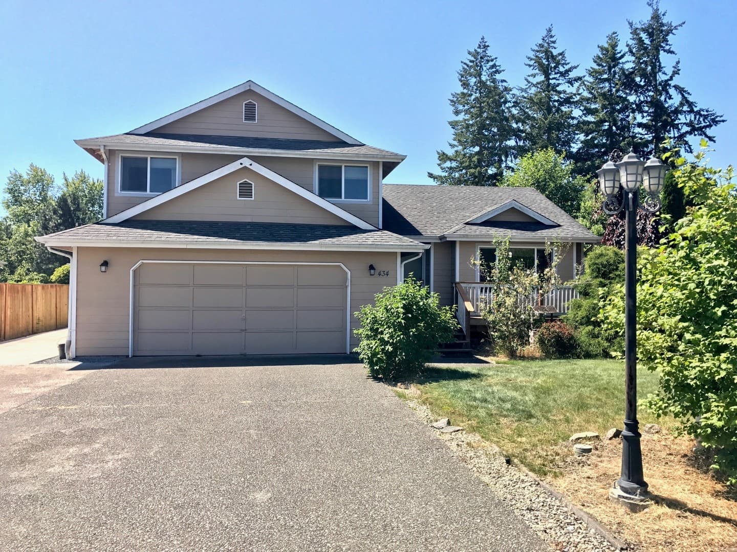Pacific House: 434 Hawthorne Ave S
