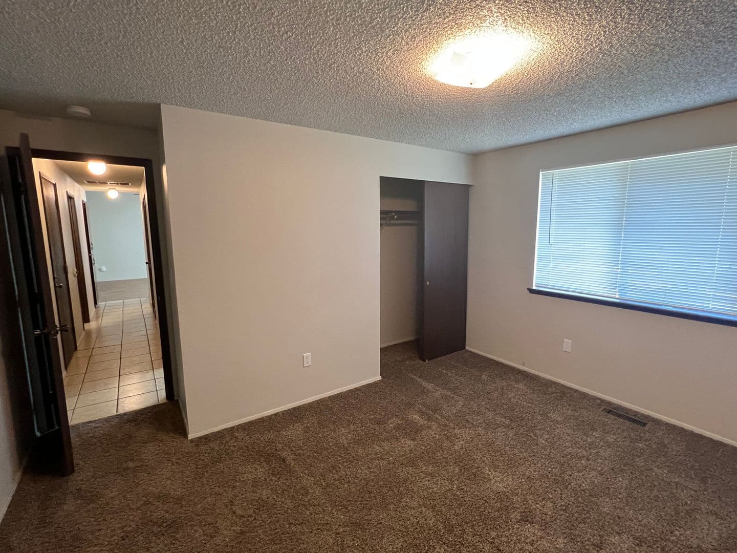 Tacoma House: 14724 27th Ave E
