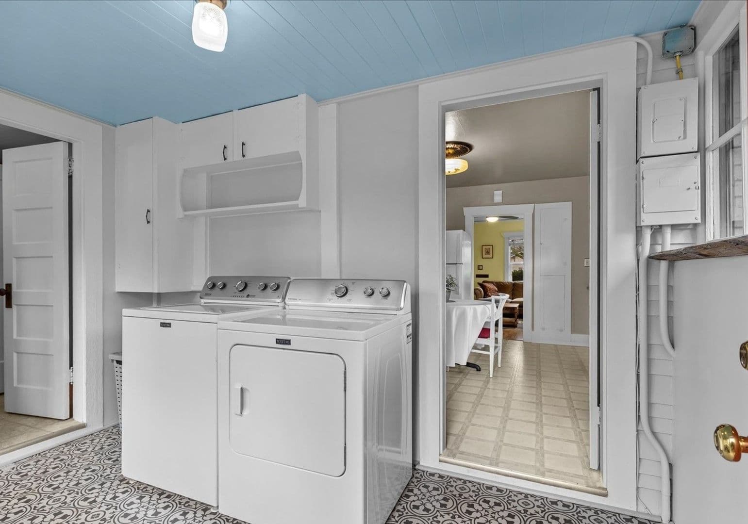 Tacoma House: 4010 E F St