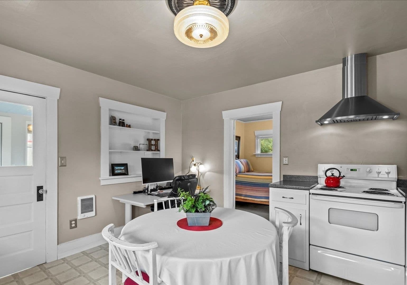 Tacoma House: 4010 E F St