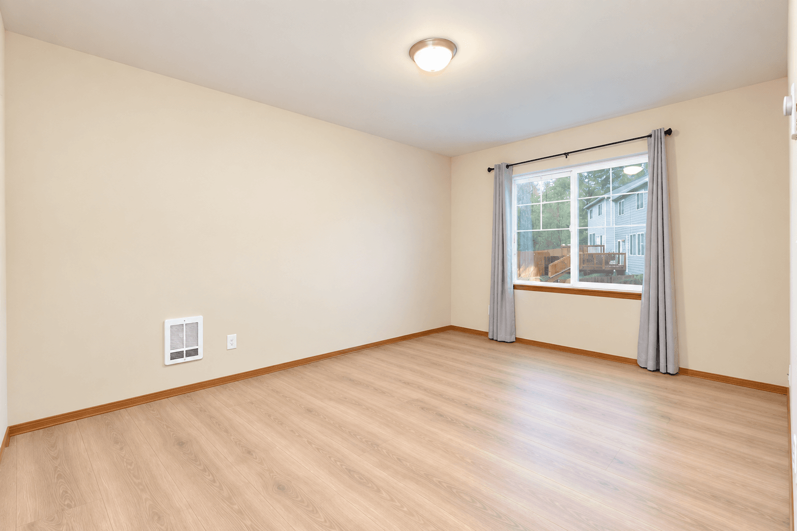 Port orchard House: 5004 Onalaska Loop SE