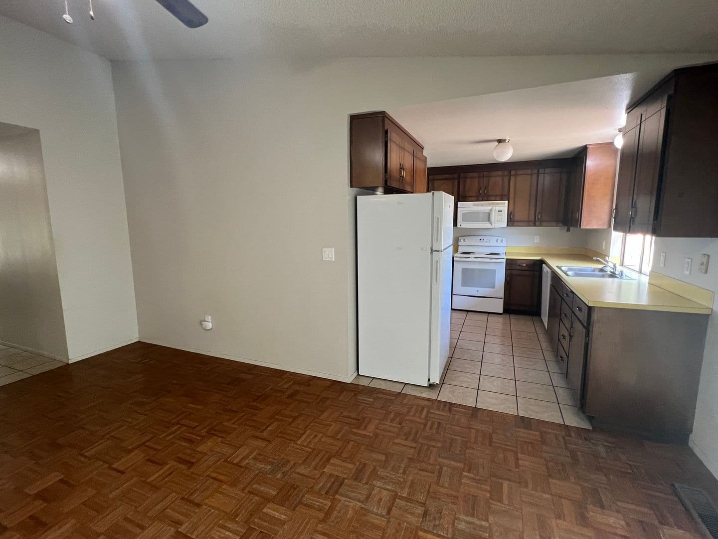 Tacoma House: 14724 27th Ave E