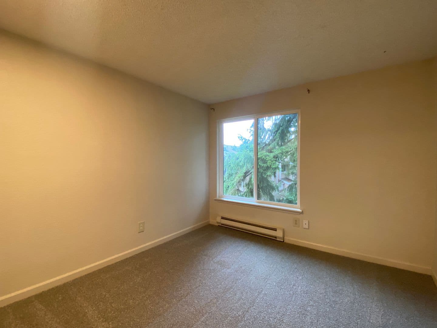 Des Moines House: 23810 12th Pl S #502