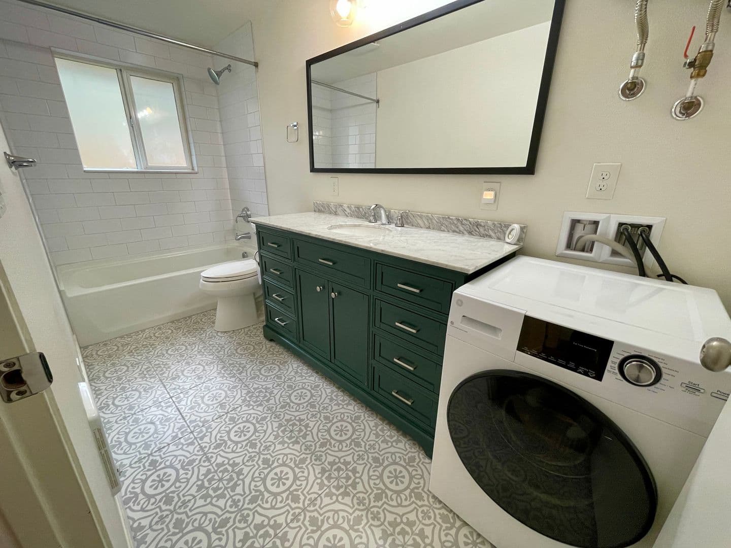 Tacoma Apartment: 1502 - 1504 120th  St S