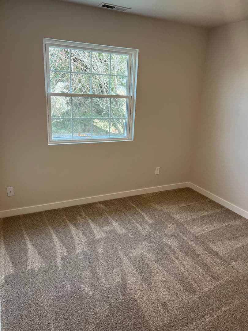 Lacey House: 4200 Ingleside Dr SE