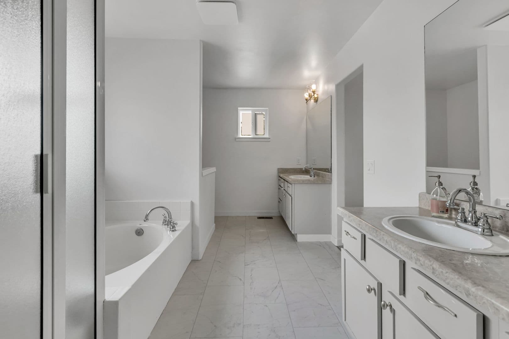 Kent House: 21603 SE 298th Pl