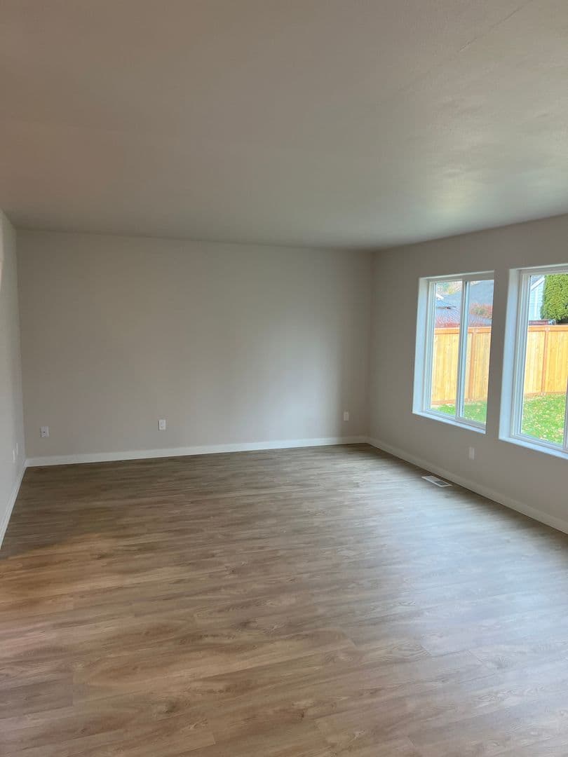 Lacey House: 4200 Ingleside Dr SE