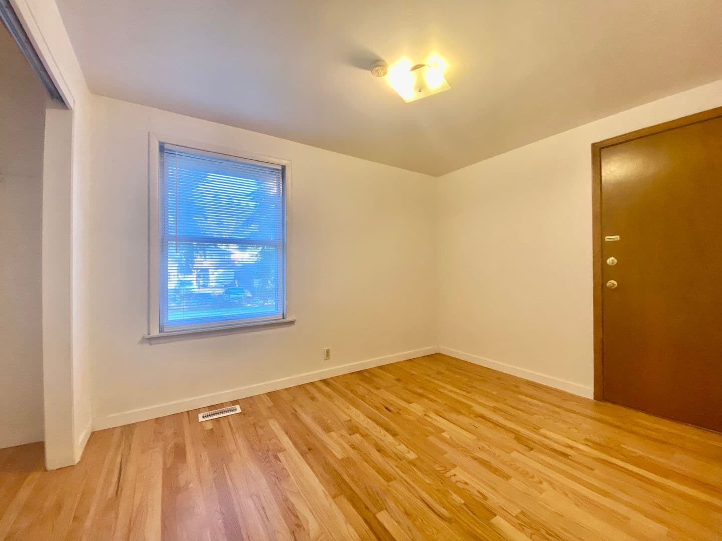 Burien House: 1038 S 129th St