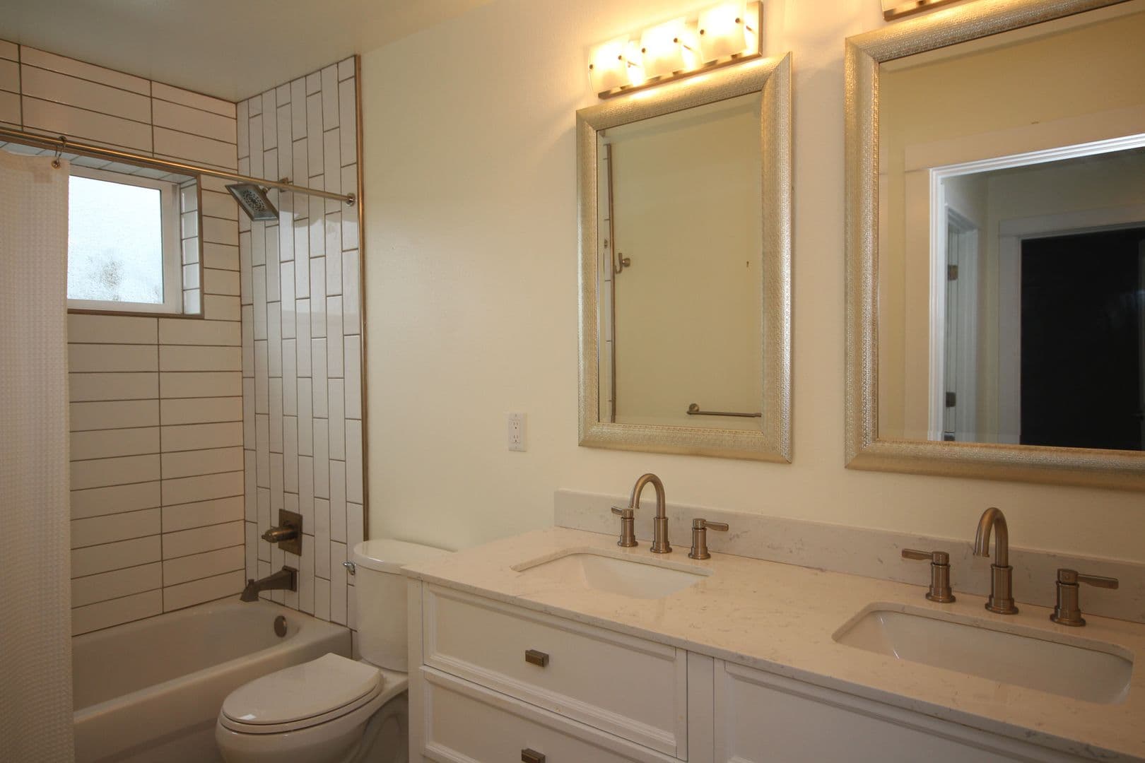 Seattle House: 4627 S Frontenac St