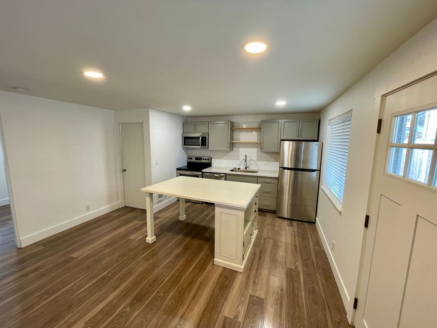 Tacoma Apartment: 1502 - 1504 120th  St S