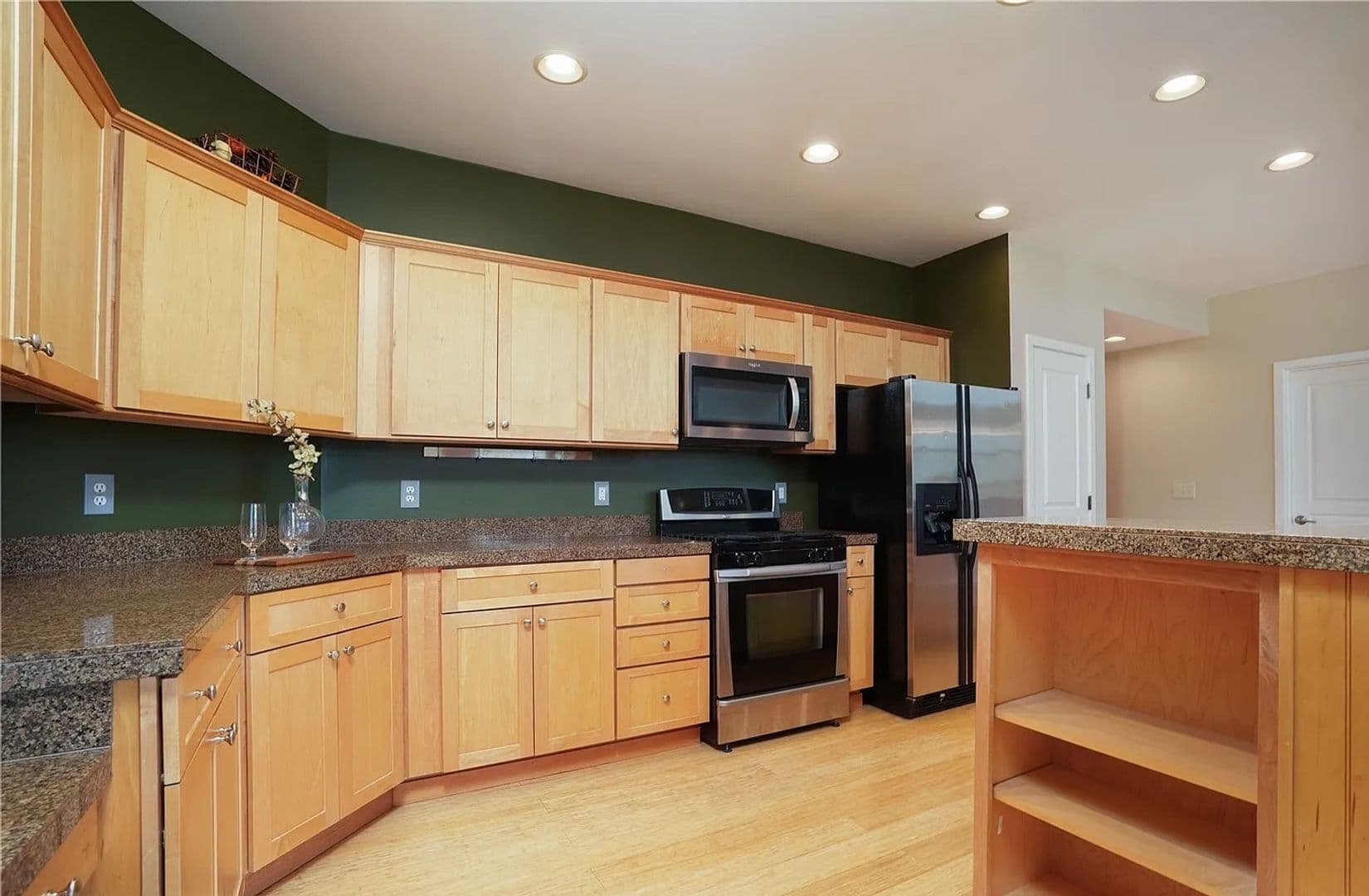 Tacoma Townhome: 2357 Yakima Ct