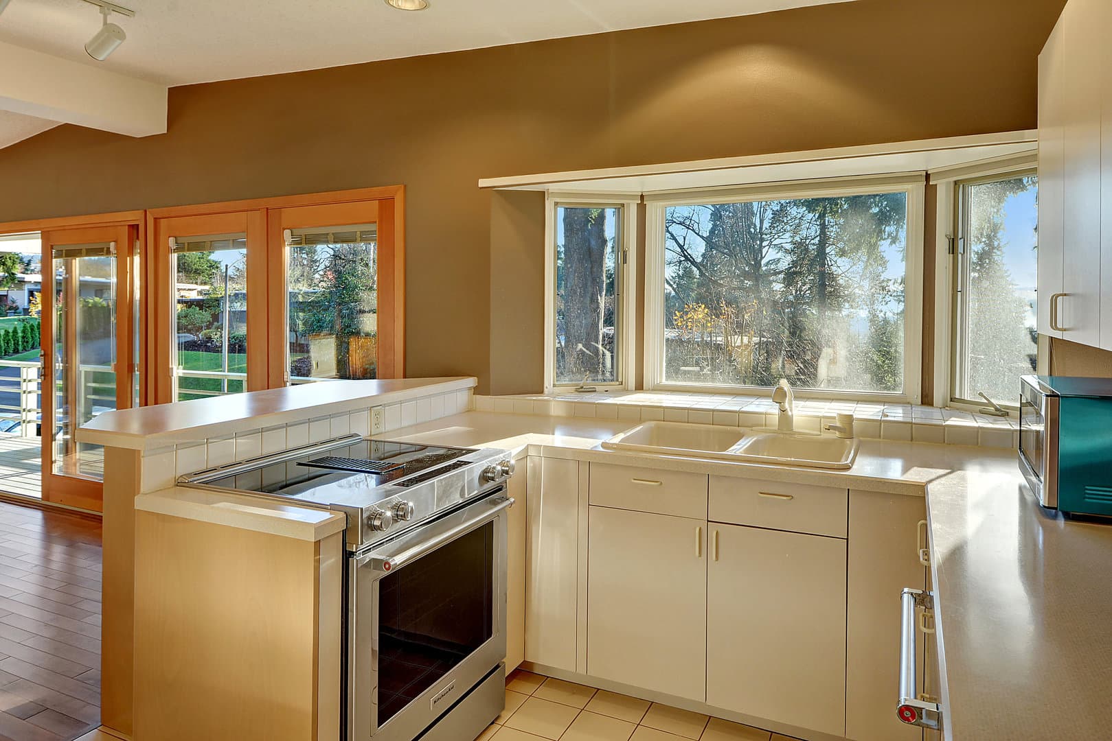 Bellevue House: 12226 SE 25th St