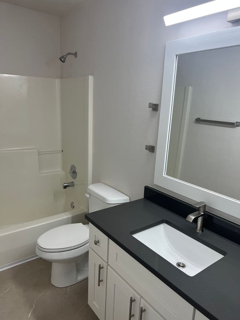 Lacey House: 4200 Ingleside Dr SE