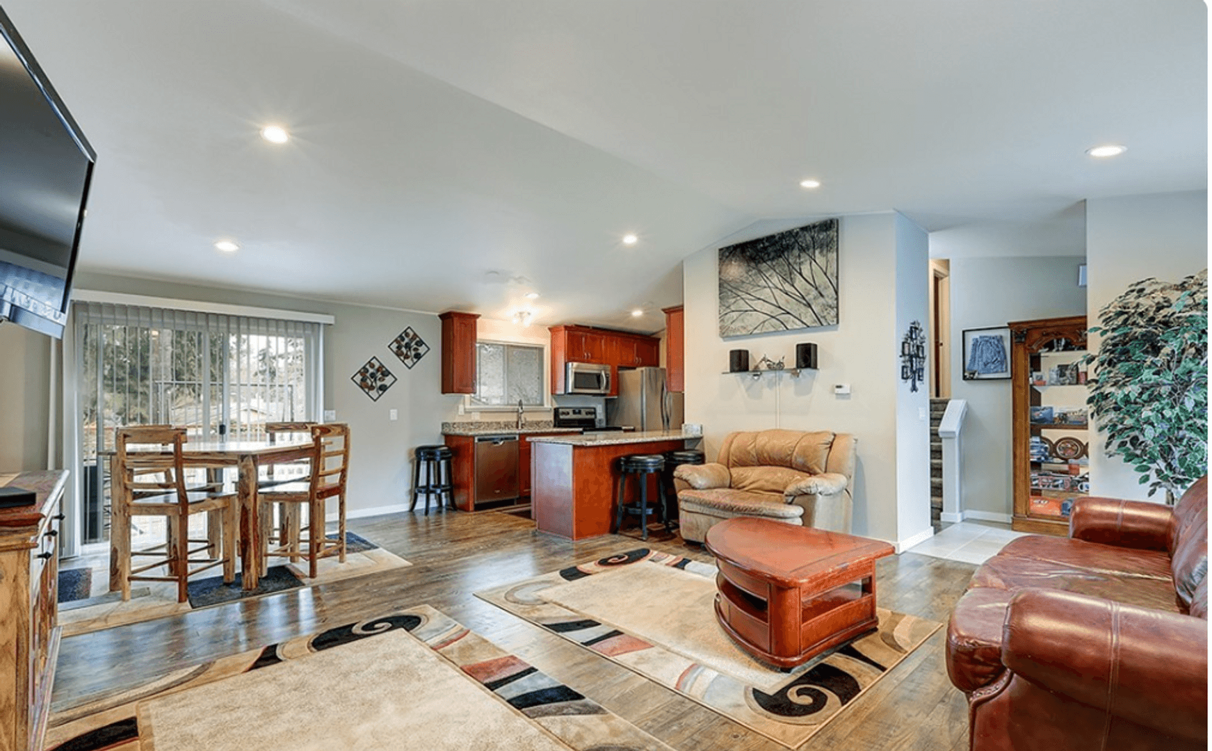 Federal Way House: 33266 34th Ave SW