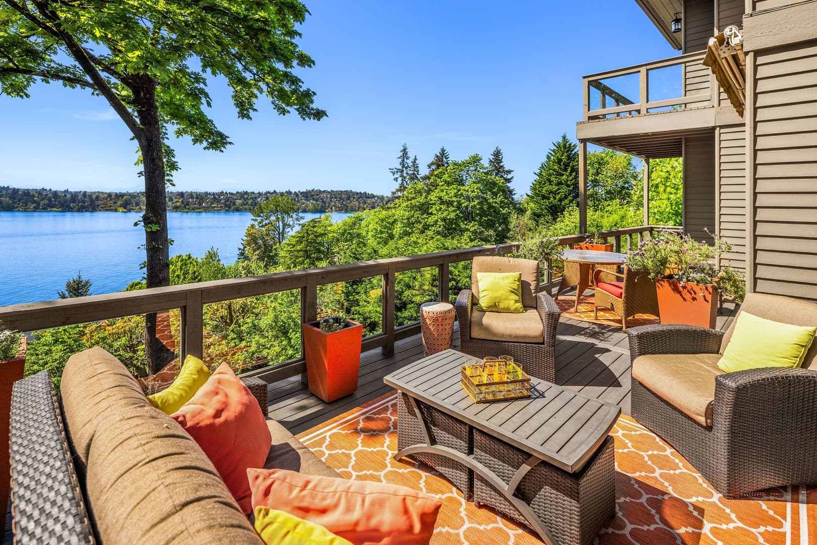 Mercer Island House: 7447 W Mercer Way