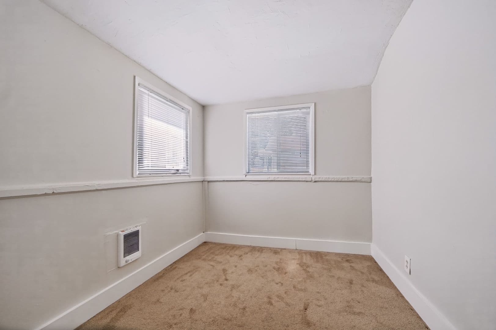 Seattle House: 4619 S Holden St
