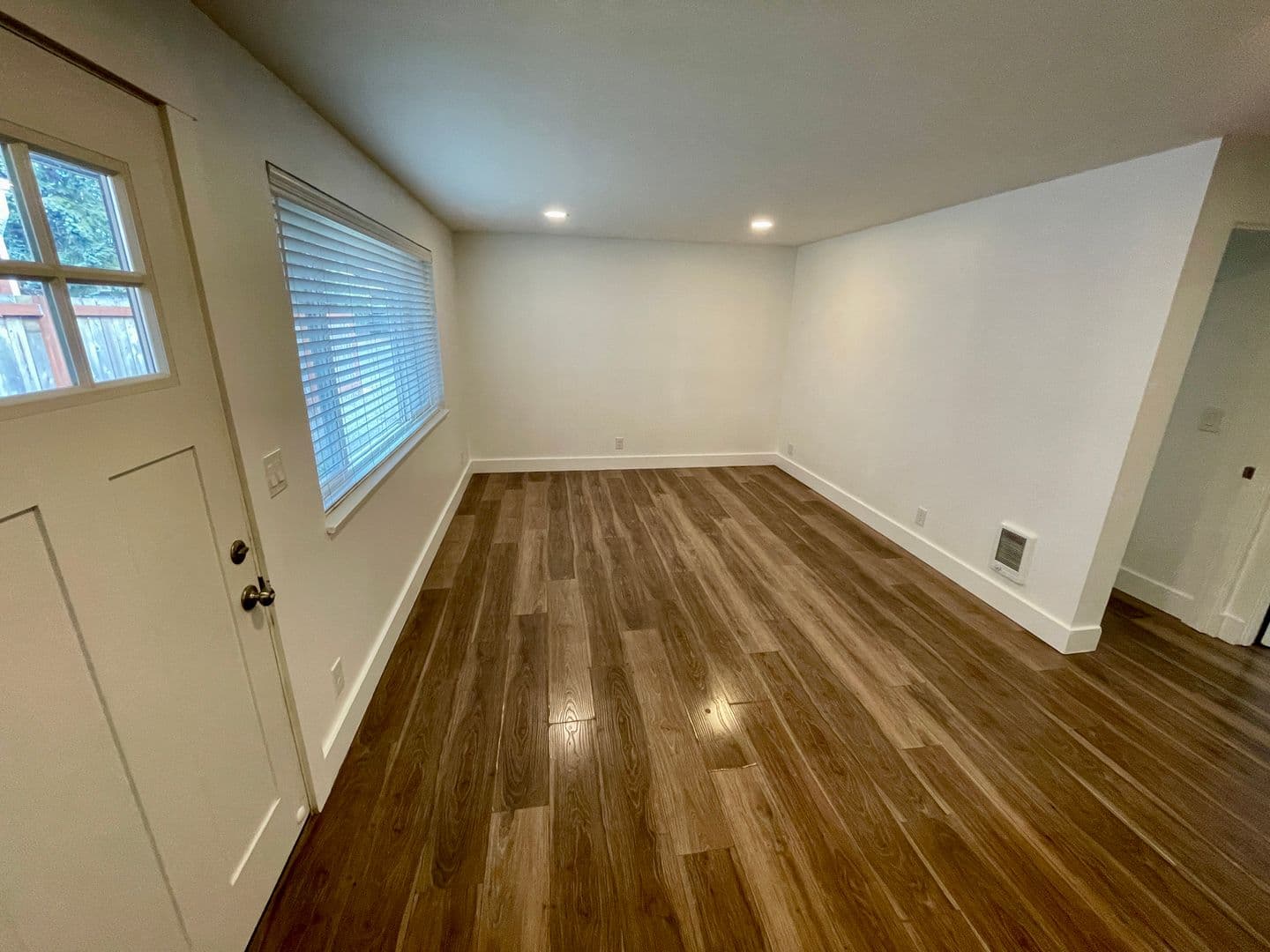 Tacoma Apartment: 1502 - 1504 120th  St S