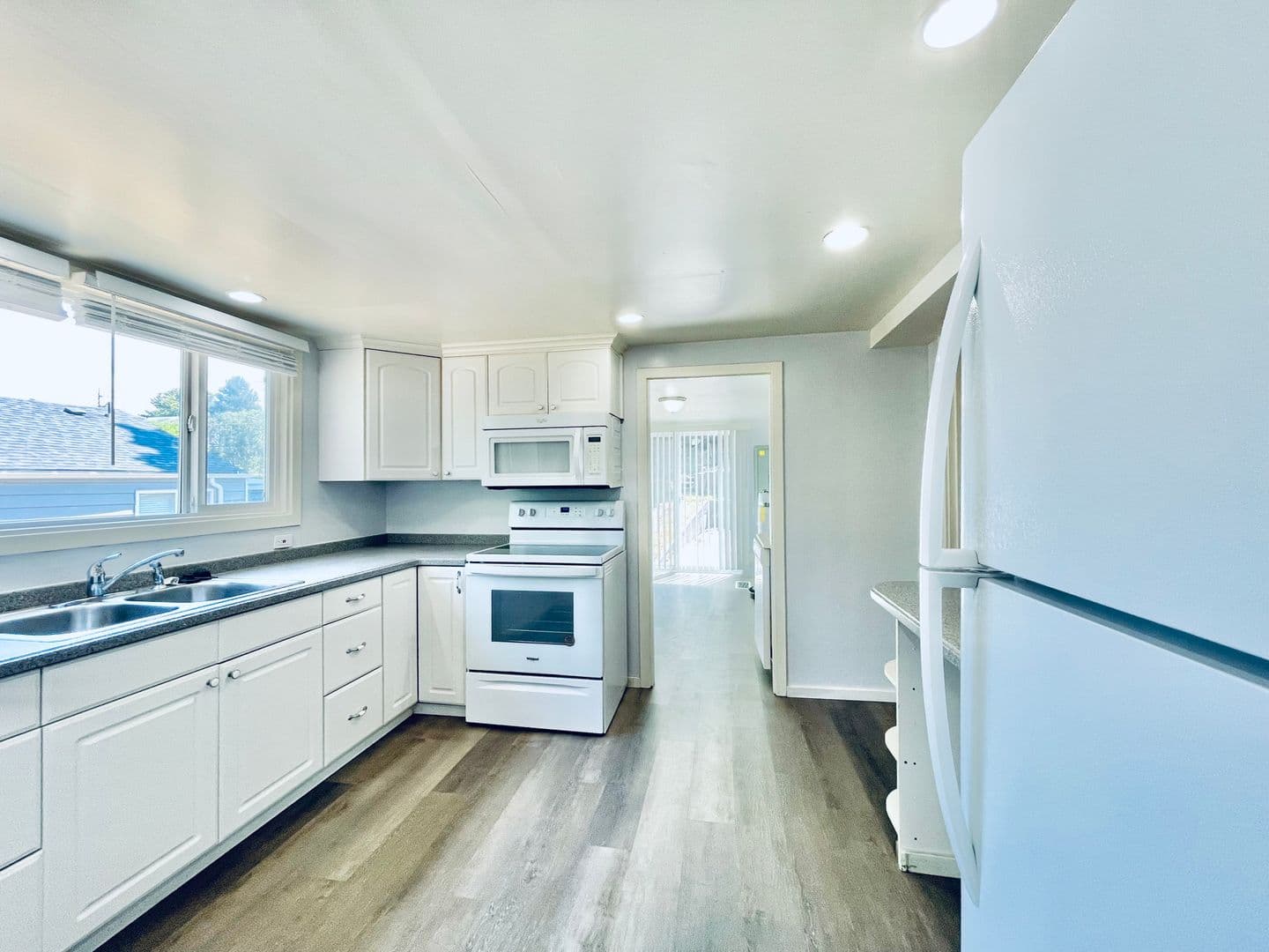 Seattle House: 1403 S 99th St