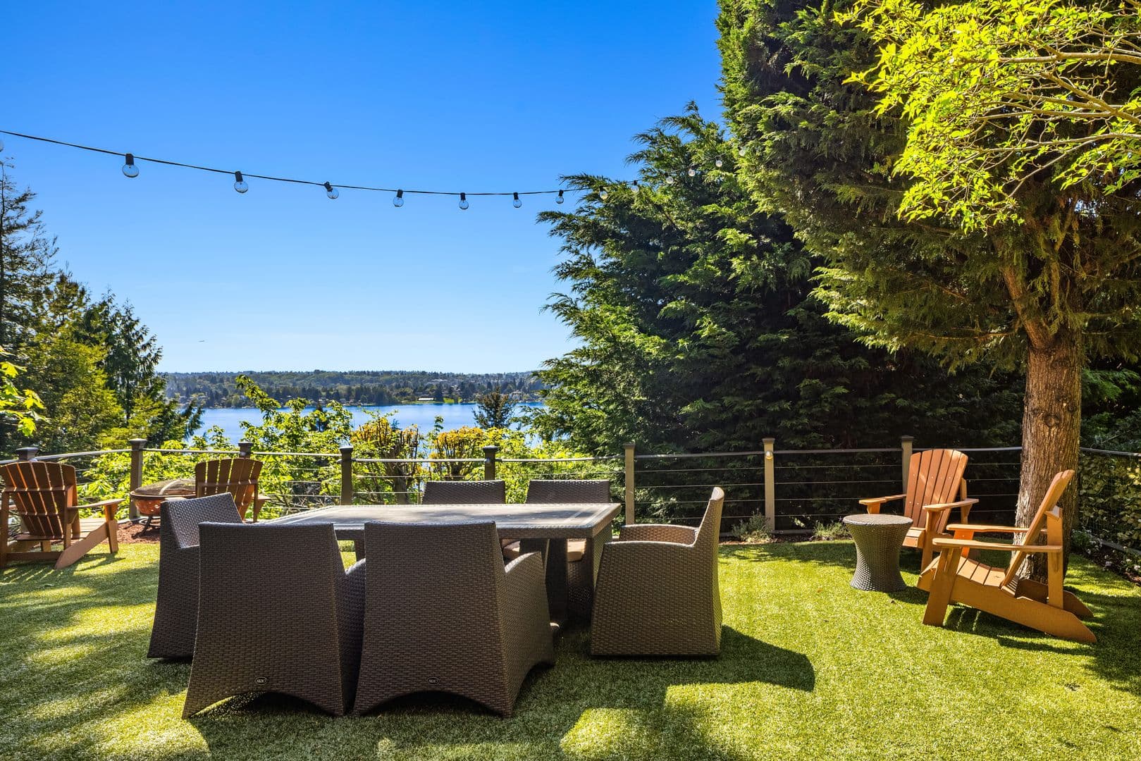 Mercer Island House: 7447 W Mercer Way