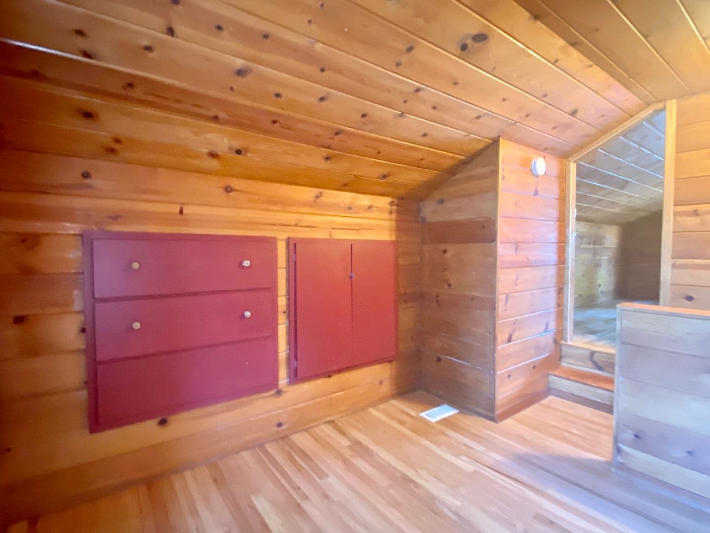 Burien House: 1038 S 129th St