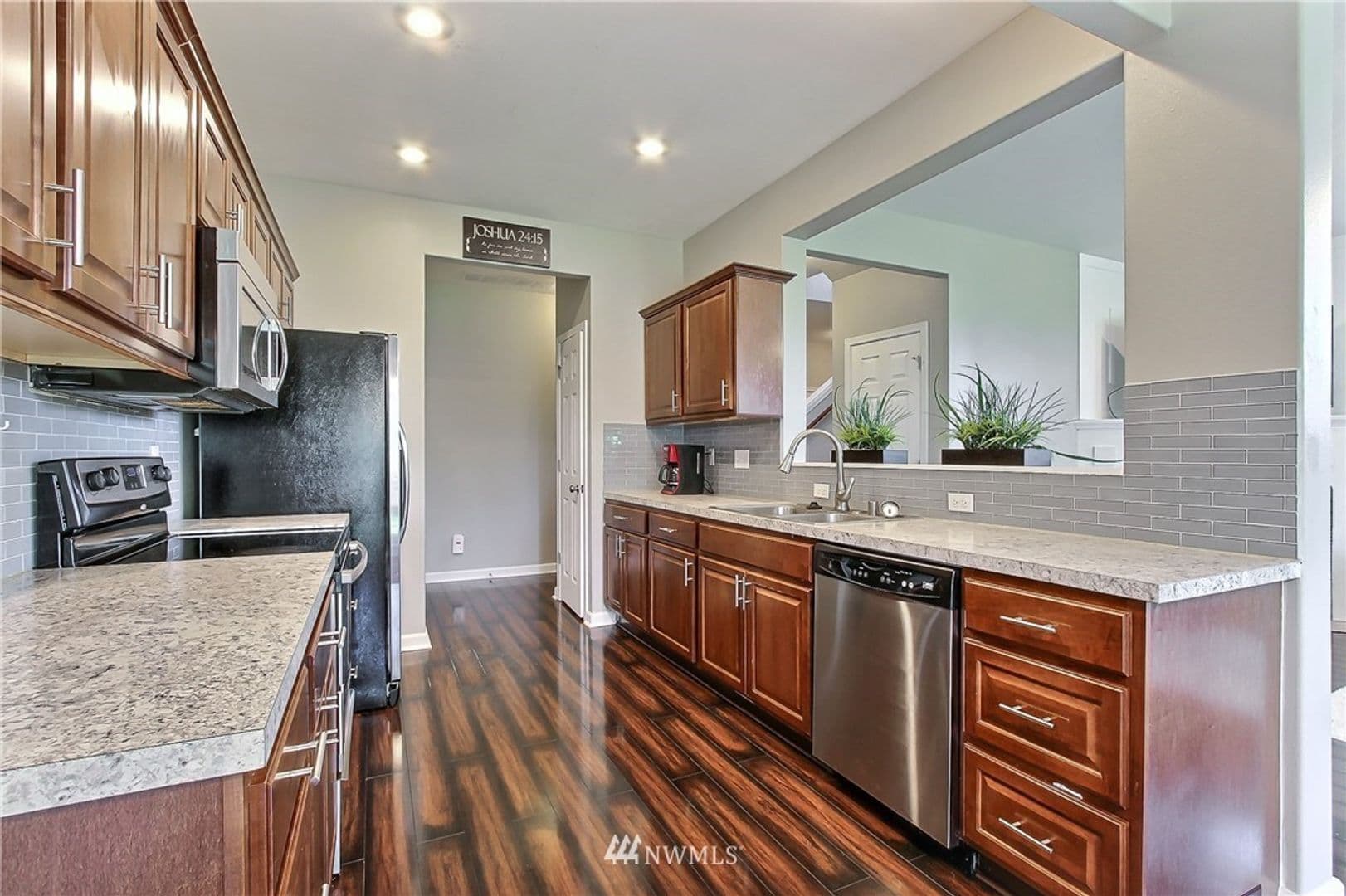 Spanaway House: 2313 193rd St E