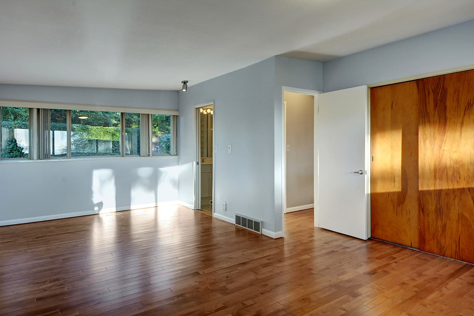 Bellevue House: 12226 SE 25th St