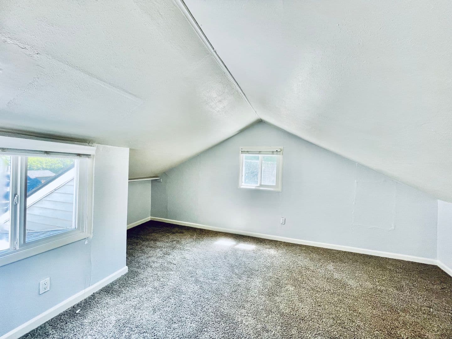 Seattle House: 1403 S 99th St