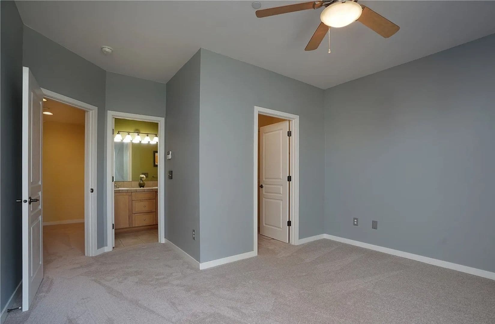 Tacoma Townhome: 2357 Yakima Ct