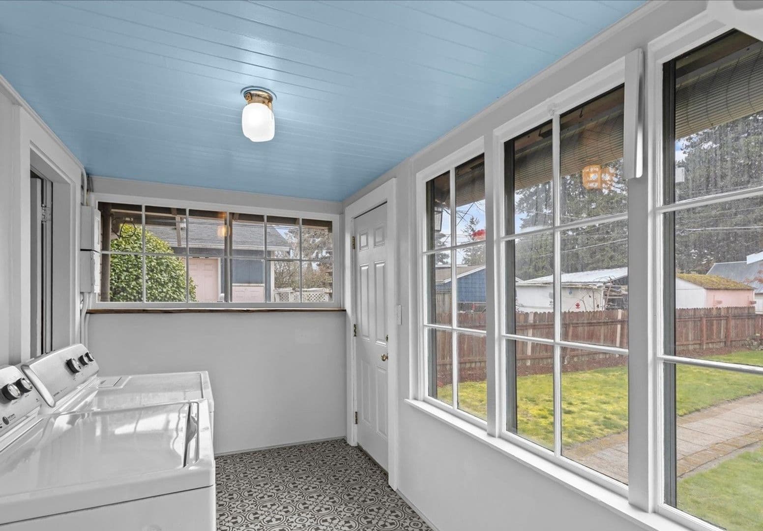 Tacoma House: 4010 E F St