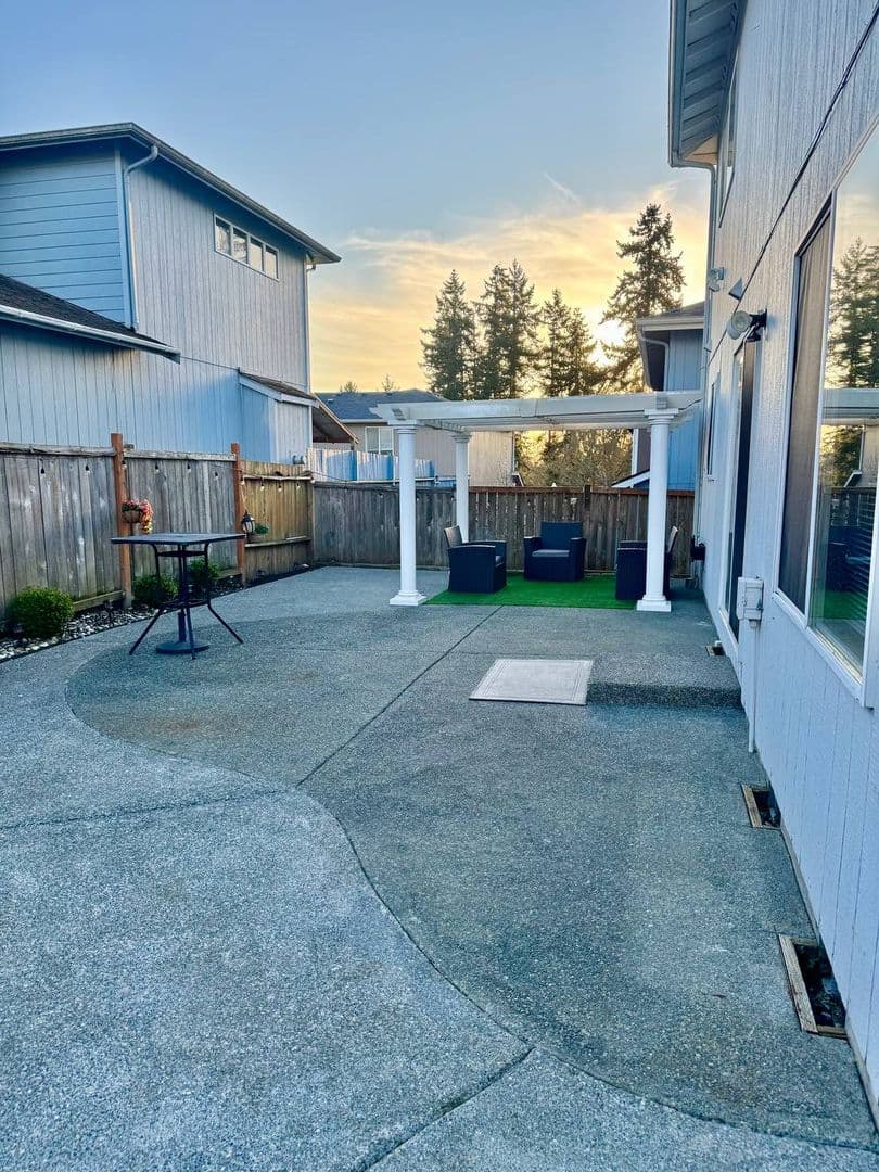 Kent House: 2717 S 268th Pl