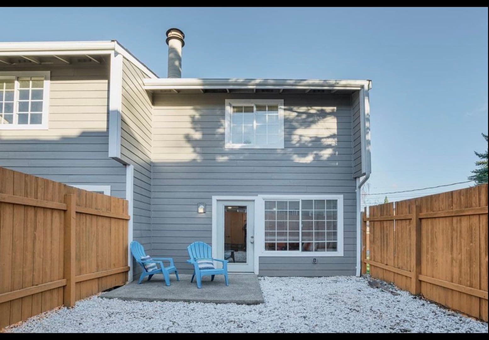 University Place Townhome: 3109 Bridgeport Way W