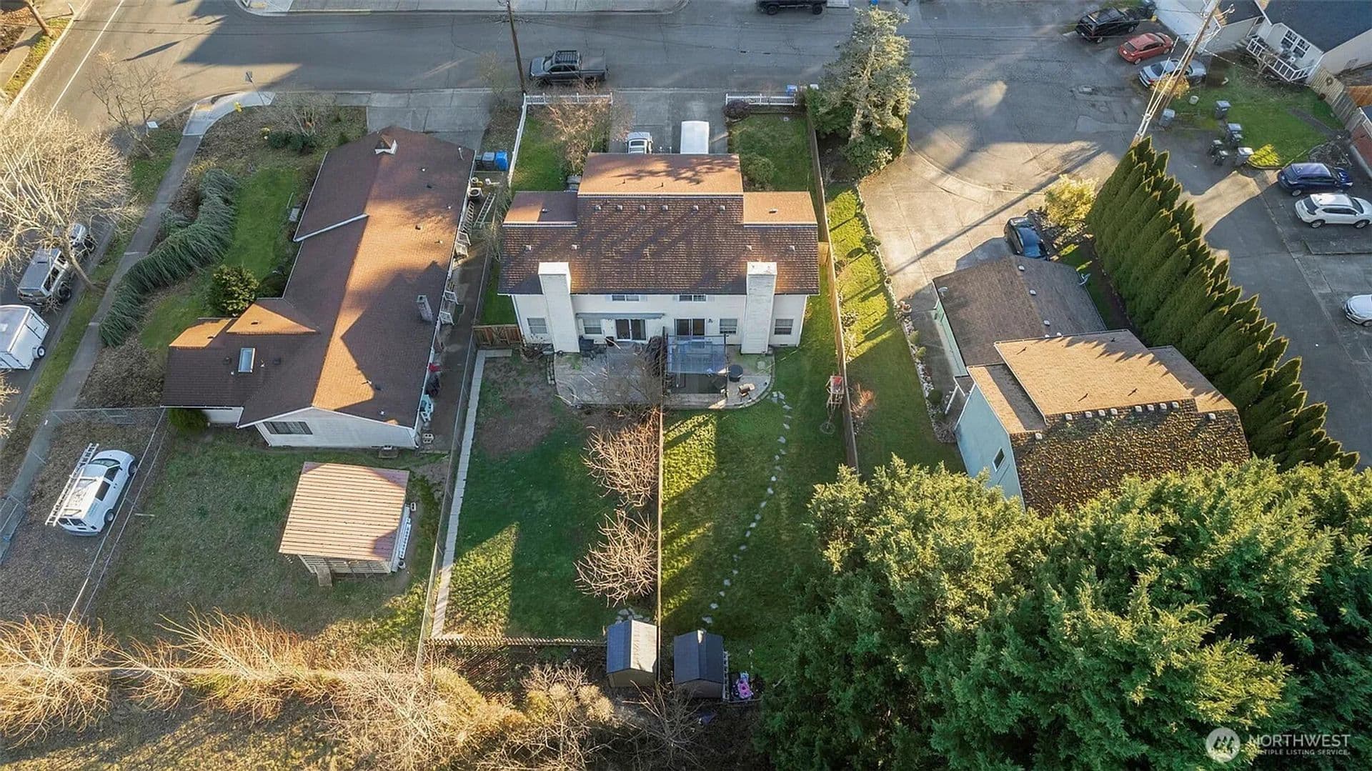 Puyallup Townhome: 713 8th Avenue Pl NW