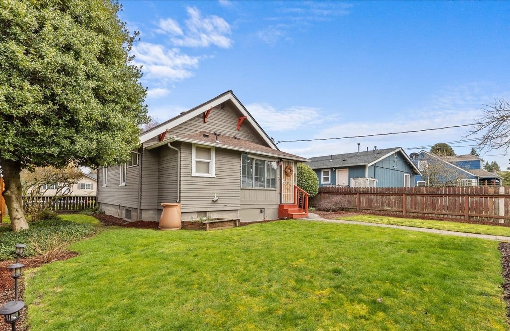 Tacoma House: 4010 E F St