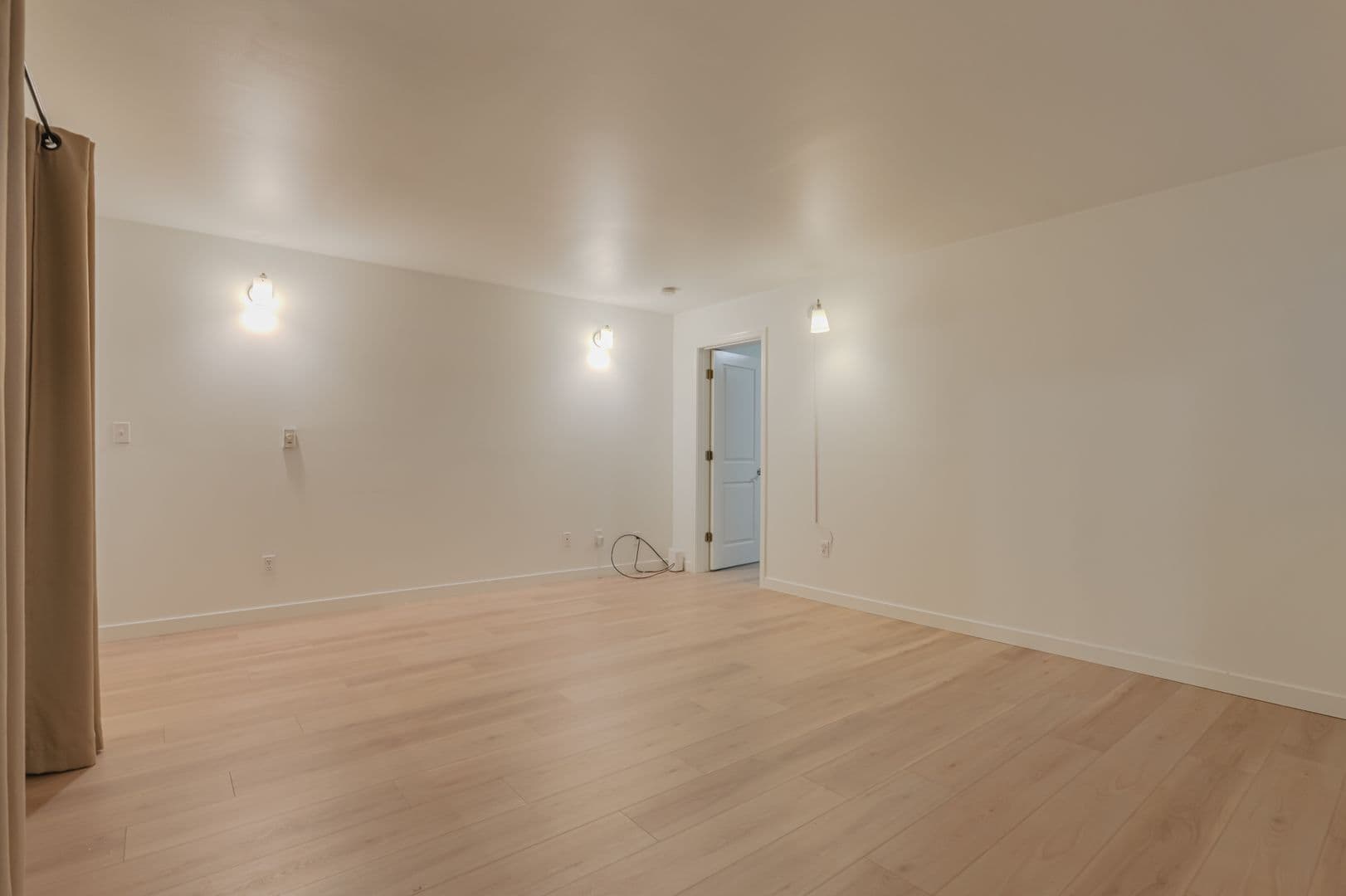 Des Moines Condo: 506 222nd St Unit #1