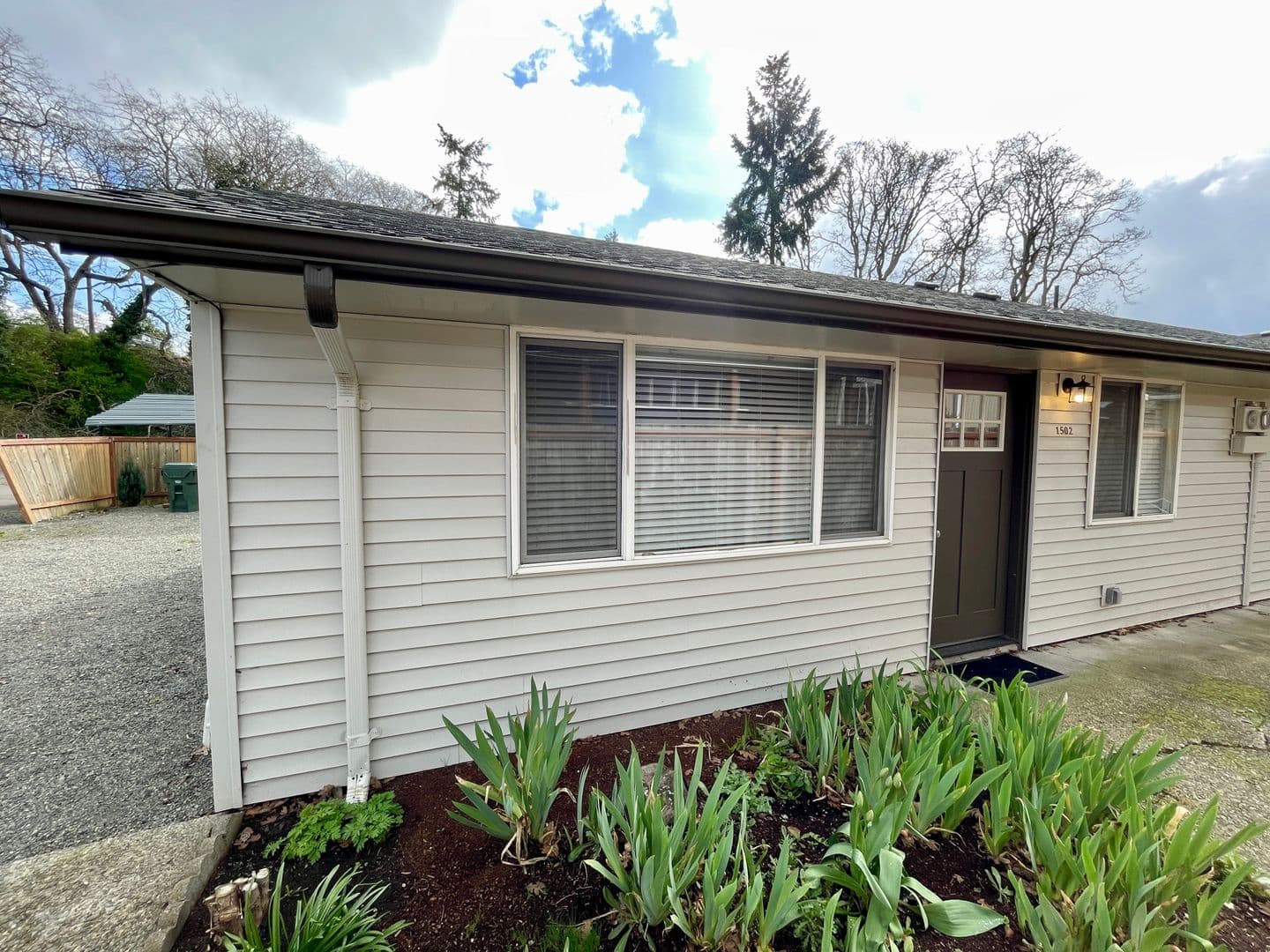 Tacoma Apartment: 1502 - 1504 120th  St S