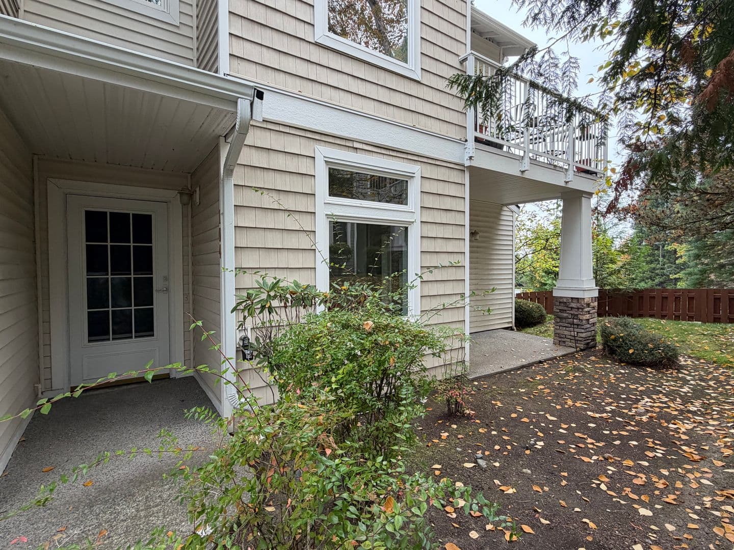 Kent House: 22010 42nd Ave S #104