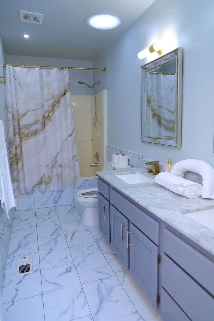 Kent House: 2717 S 268th Pl